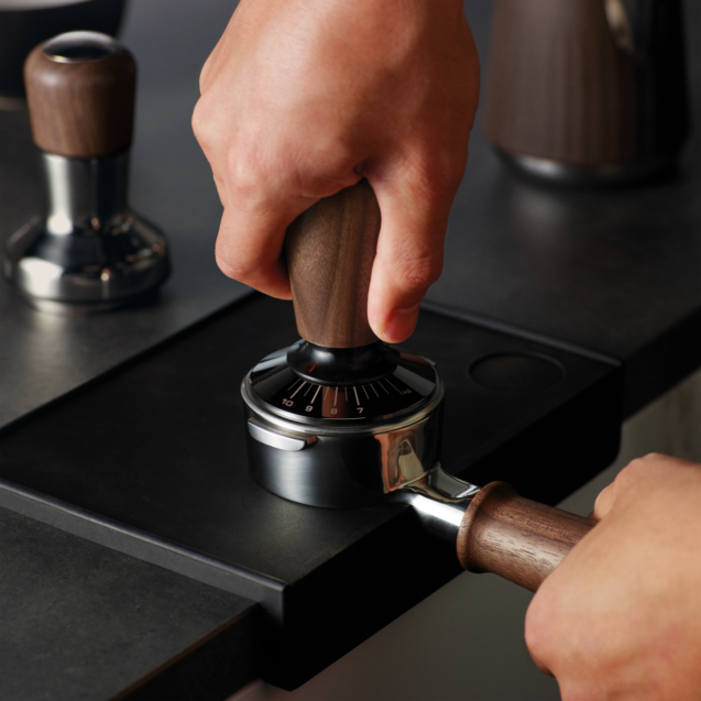BEA202_302_CAROUSEL3 Sage the Force Gauge Tamper™ 58mm