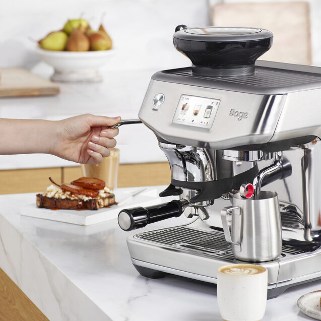 BES881_CAROUSEL8_EMEA the Barista Touch™ Impress espresso automāts ar auksto ekstrakciju